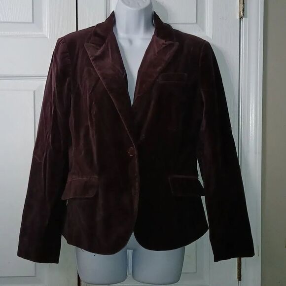 New York & Company Jackets & Blazers - New York & Company stretch purple velvet blazer Sz 10 EUC